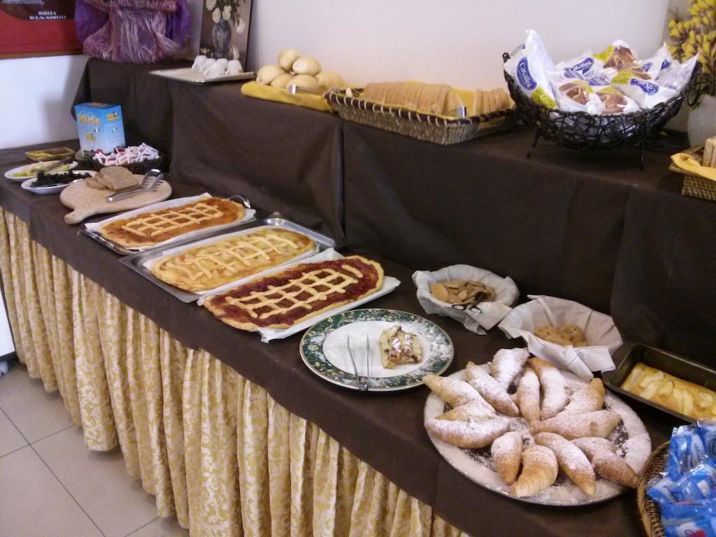 Hotel Sant'Elena Ρίμινι Εξωτερικό φωτογραφία